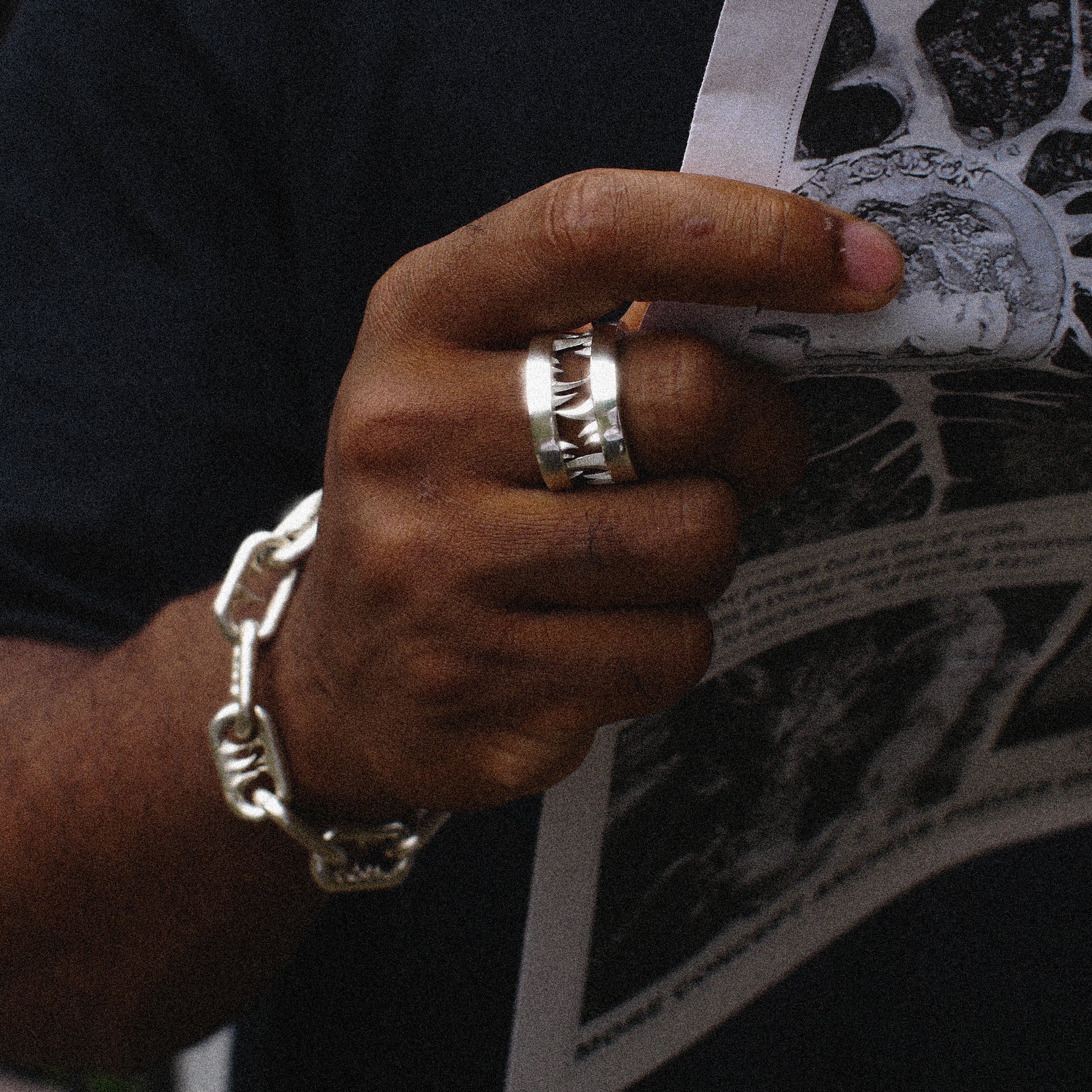 THORN BAND RING
