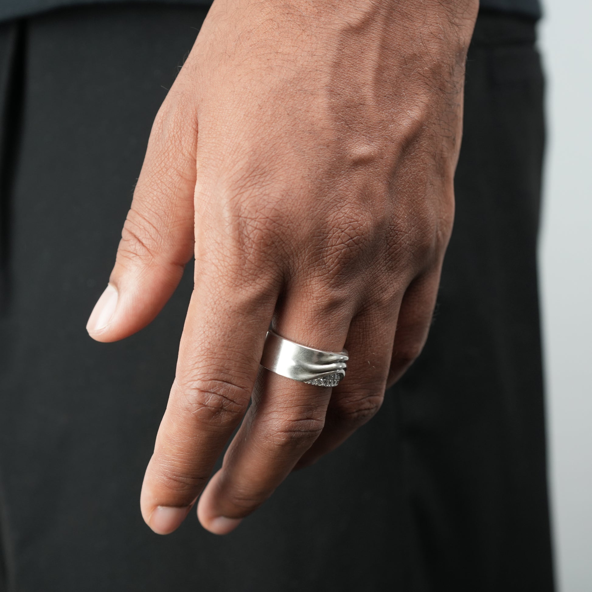 VEILED PAVÉ RING
