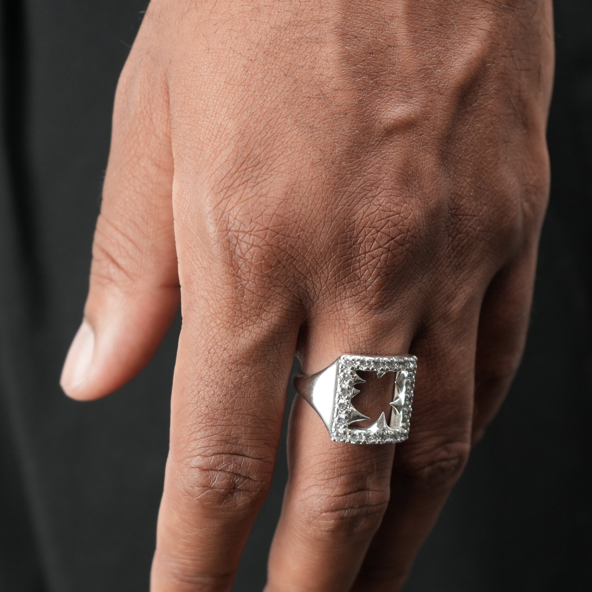 SPLINTER SIGNET SQUARE